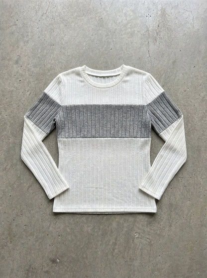 Color Block Ribbed Knit Pullover in WHITE
