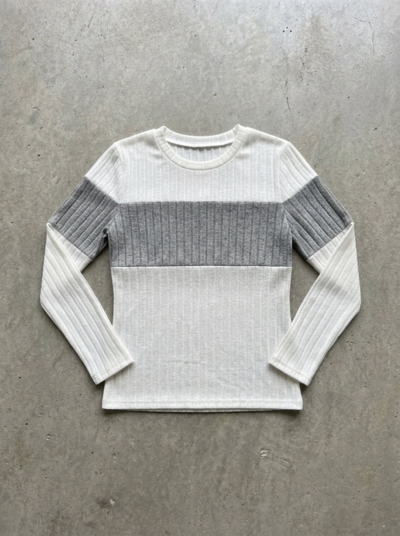 Color Block Ribbed Knit Pullover in WHITE